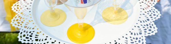 Farbe für die Füße - ein DIY für Einweg-Cocktailgläser