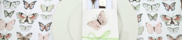 DIY Tischdeko aus Geschenkpapier: Spätsommer Schmetterlings-Brunch DIY Tischdeko aus Geschenkpapier: Spätsommer Schmetterlings-Brunch