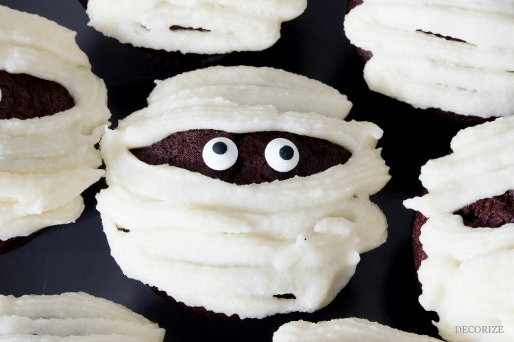 halloween-sneakpeak-muffin