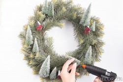 decorize-weihnachten-diy-tuerkranz-1-von-7