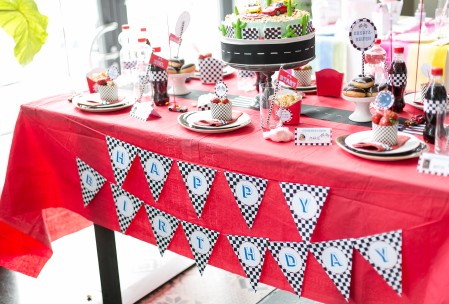 Kindergeburtstag Rennfahrer / Autorennen Partystyling by Decorize